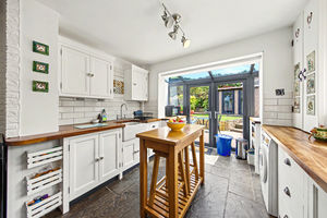 Riverside Crescent Holymoorside